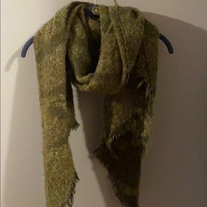 Large camo scarf